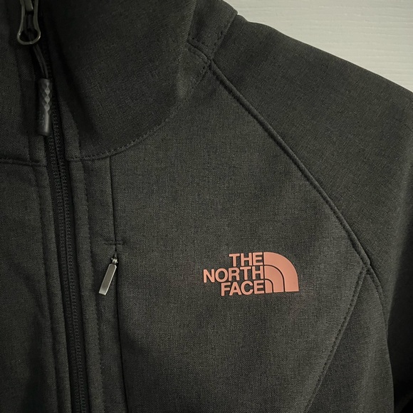 The North Face Softshell Jacket - Picture 5 of 10